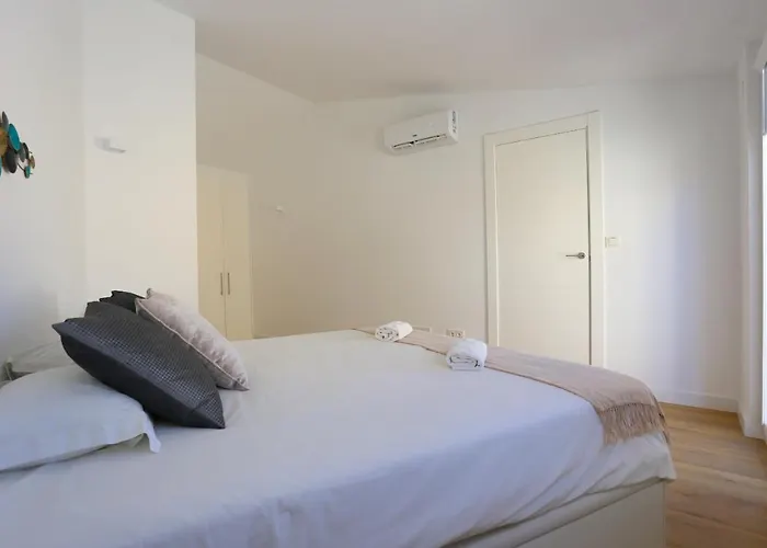 Juan De Austria Penthouse 4pax * مالقة